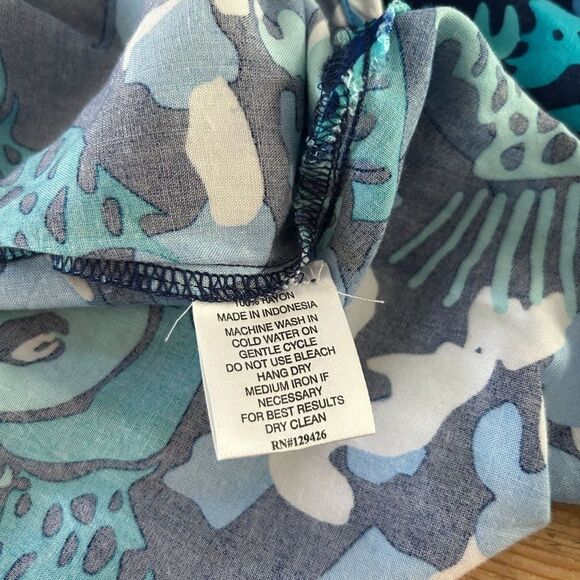 Escapada Living Small Blue Fish Printed 3/4 Sleeve Blouse - Picture 4 of 7